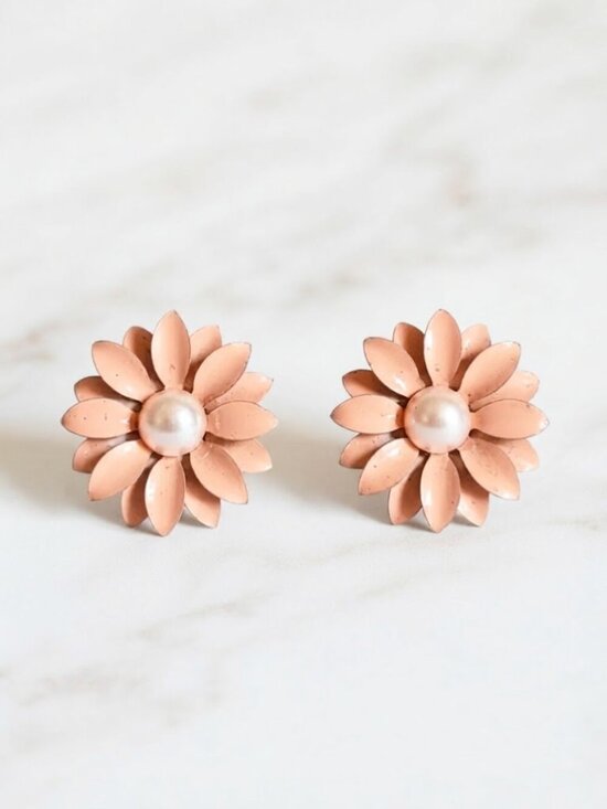 Elizabeth Besich Jewelry - Ladies Pink Flower Earrings
